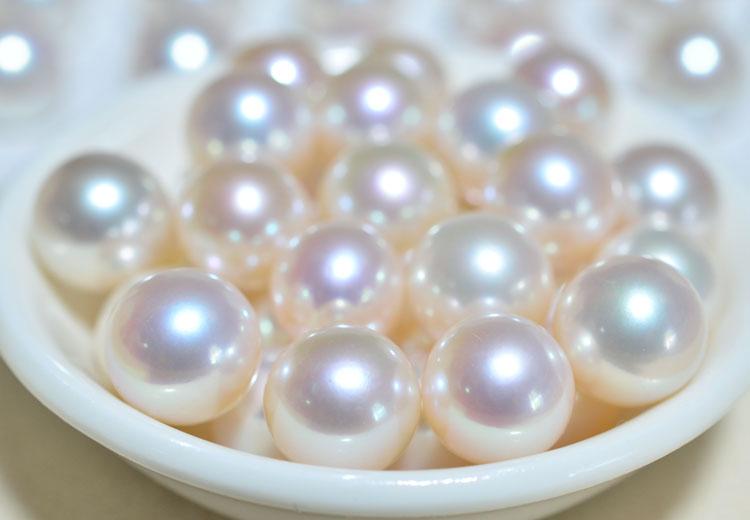 What's The Difference Between Shell Beads and Pearls?