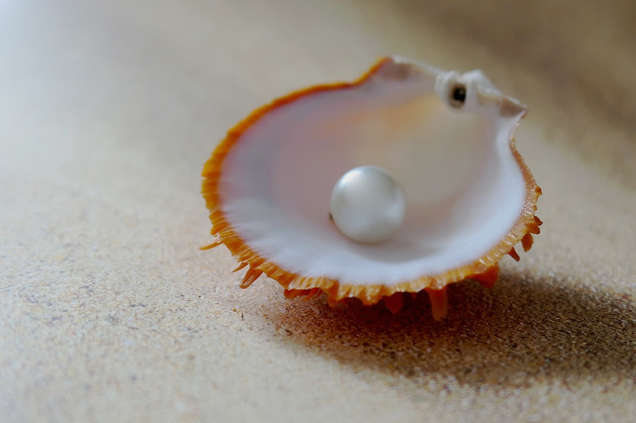 What's The Difference Between Natural and Cultured Pearls?