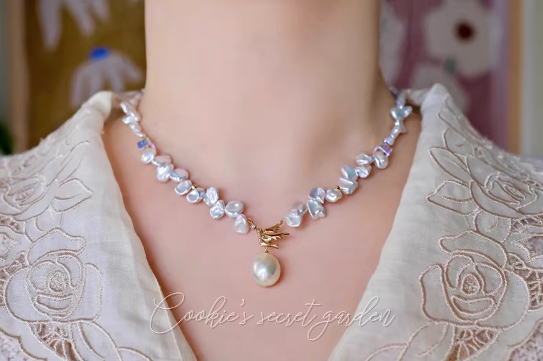 【Monet Garden Collection】 Handmade Flying Bird Baroque Pearl Necklace