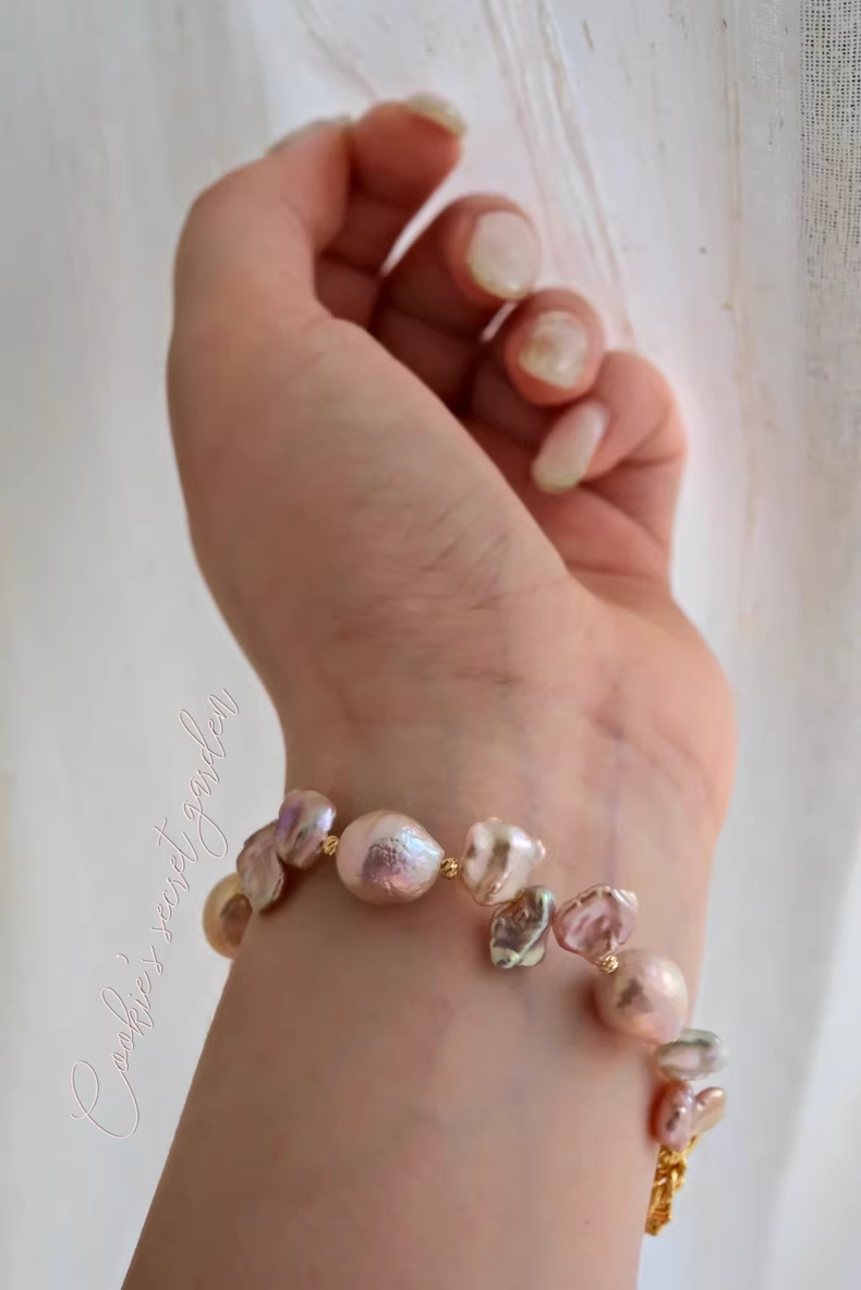 【Monet Garden Collection】 Handmade Peach Oolong Baroque Pearl Bracelet