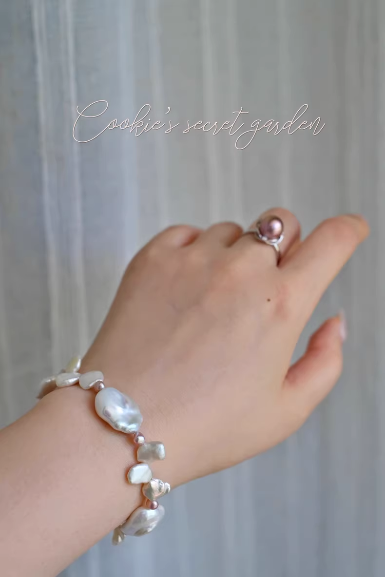 【Monet Garden Collection】 Handmade Swan Baroque Pearl Bracelet