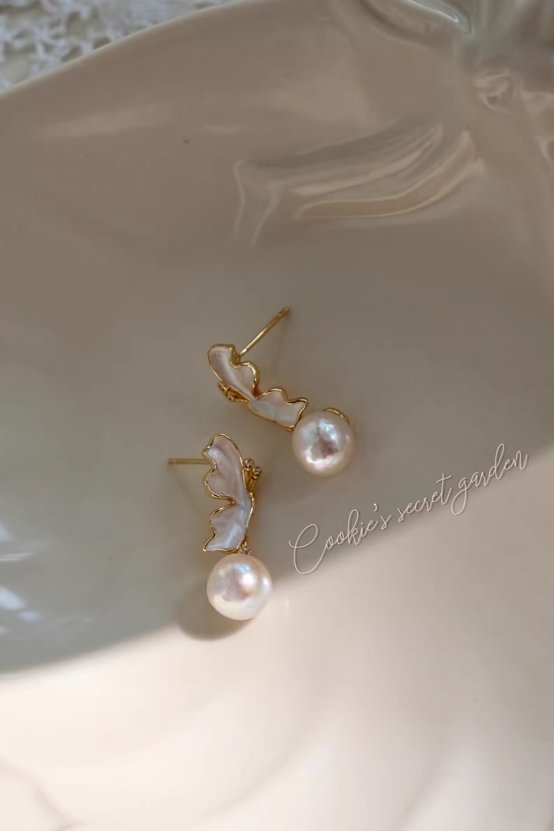 【Monet Garden Collection】 Handmade Butterfly Baroque Pearl Earrings