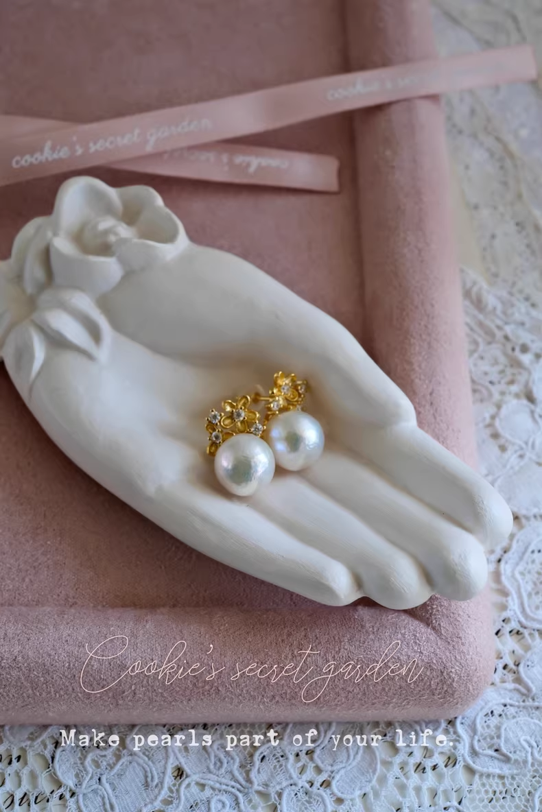 【Monet Garden Collection】 Handmade Flower Freshwater Pearl Stud Earrings