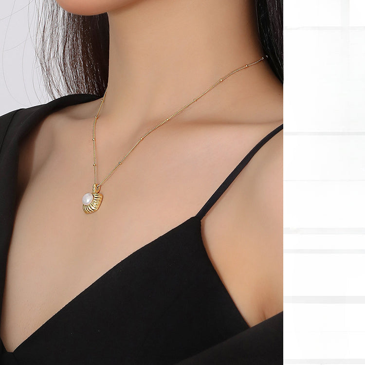 Minimalist Freshwater Pearl Pendant Necklace