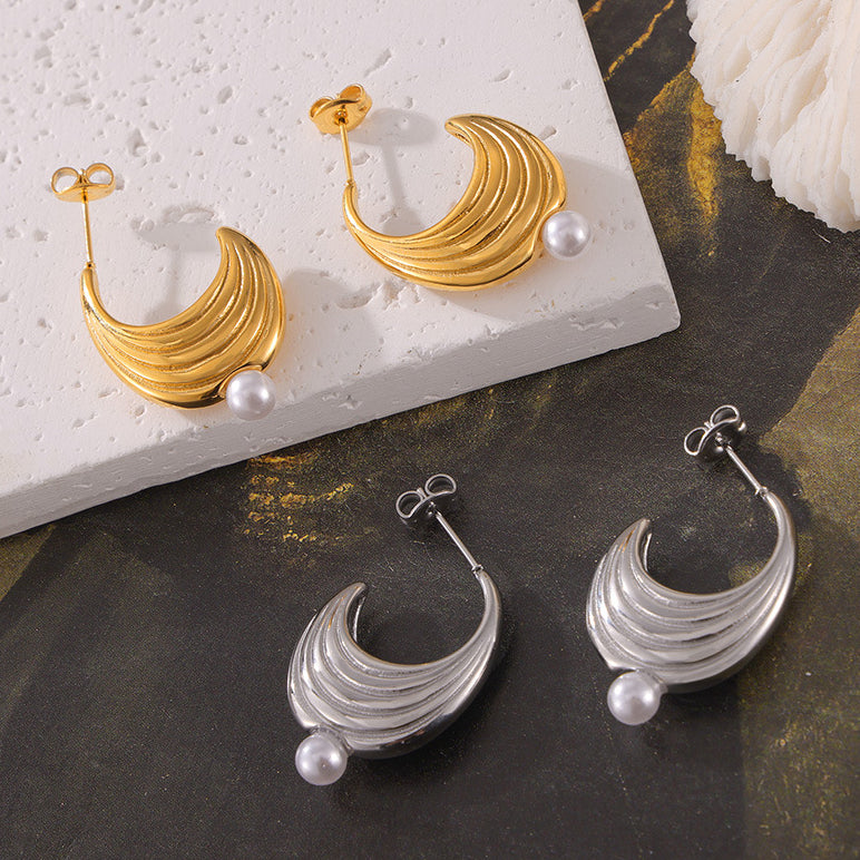 Personality Moon Shape Pearl Earrings