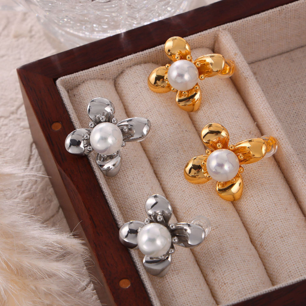 Flower Pearl Stud Earrings