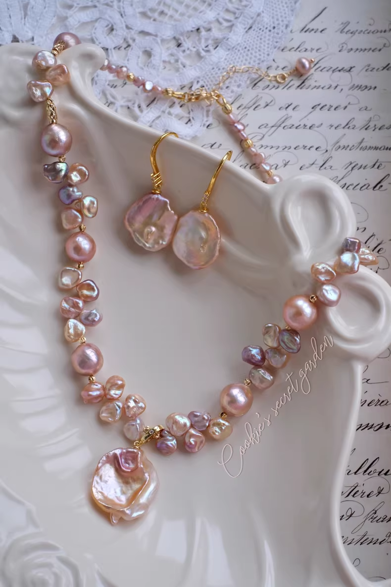 【Monet Garden Collection】 Handmade Hook Baroque Pearl Dangle Earrings