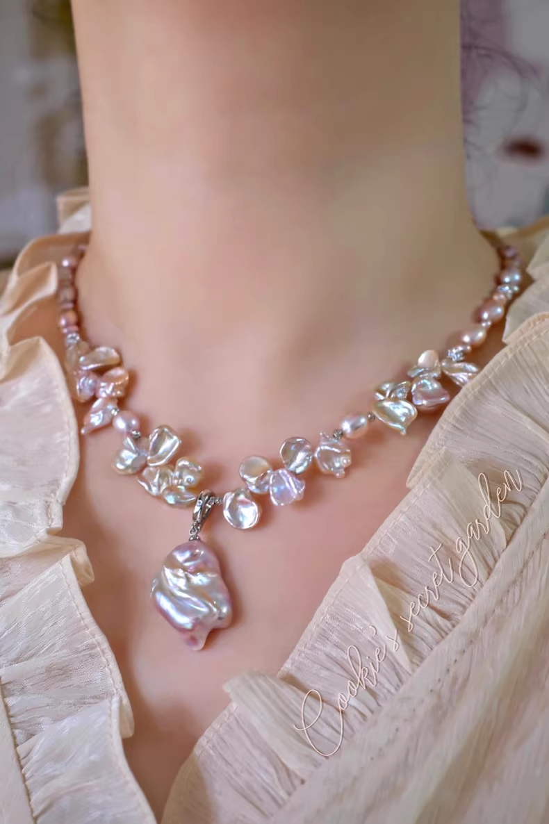 【Monet Garden Collection】Handmade Luxury Baroque Pearl Pendant Necklace