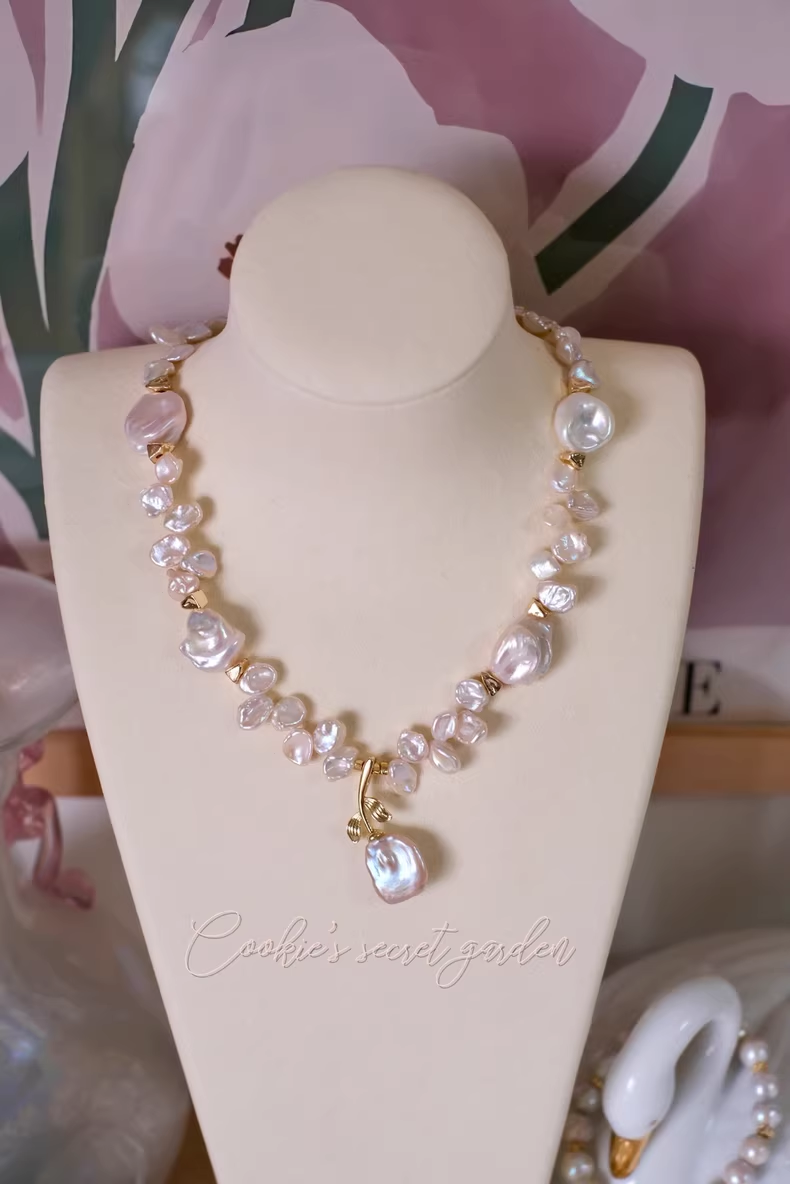 【Monet Garden Collection】 Handmade Ethereal Beauty Petal Baroque Pearl Necklace