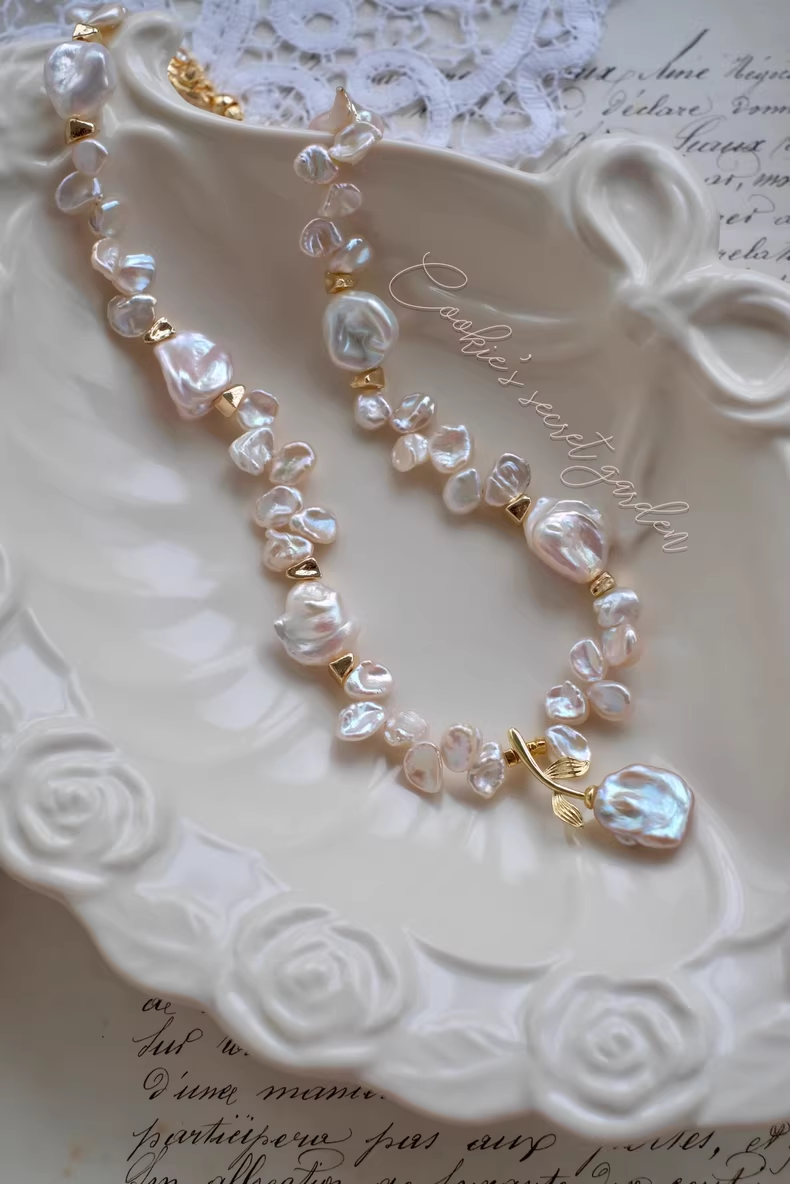 【Monet Garden Collection】 Handmade Ethereal Beauty Petal Baroque Pearl Necklace