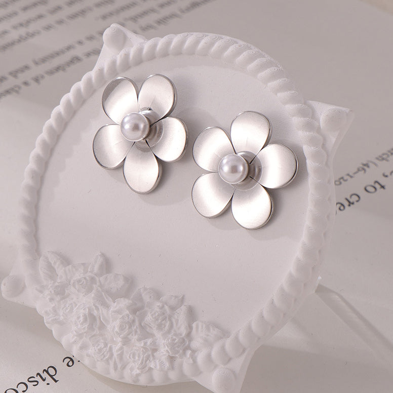 Simple Flower Pearl Stud Earrings