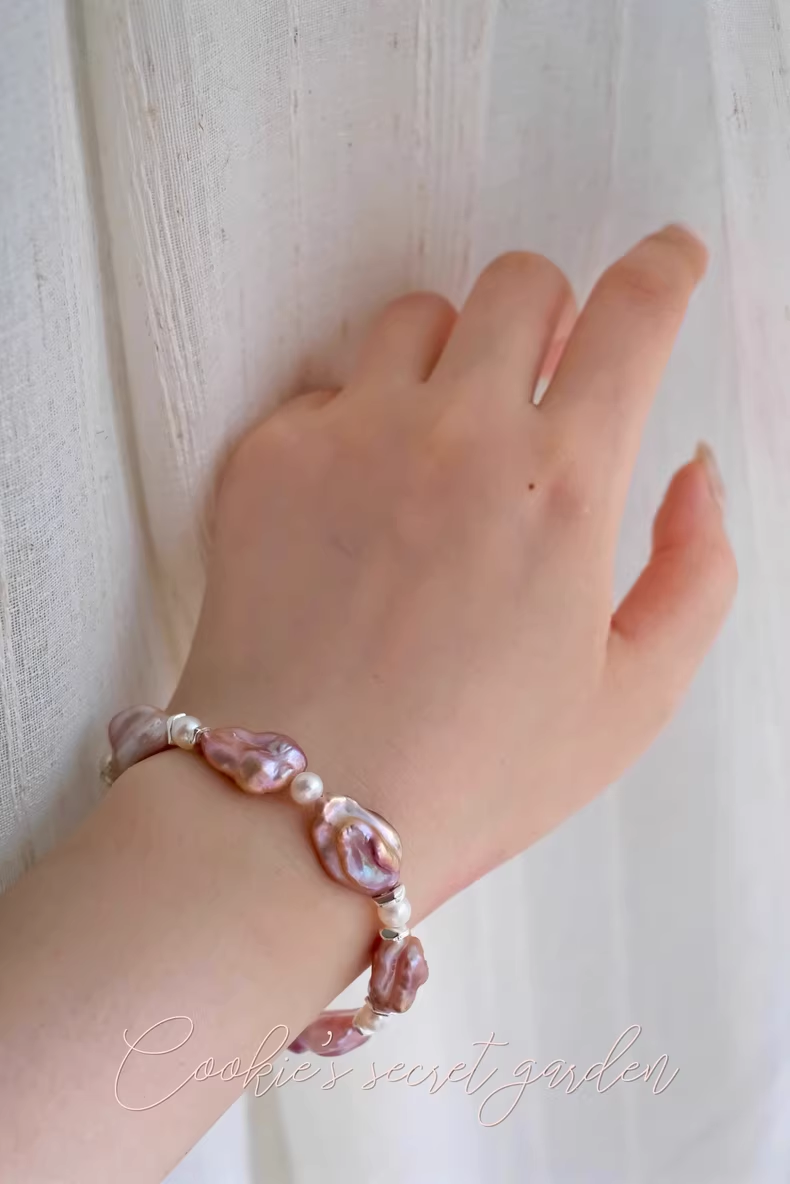 【Monet Garden Collection】 Handmade Beating Heart Baroque Pearl Bracelet