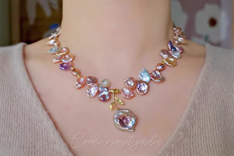 【Monet Garden Collection】 Handmade OT Clasp Rose Dangle Baroque Pearl Necklace