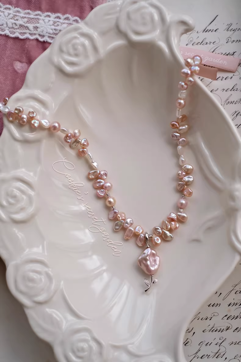 【Monet Garden Collection】 Handmade Rose Baroque Pearl Pendant Necklace