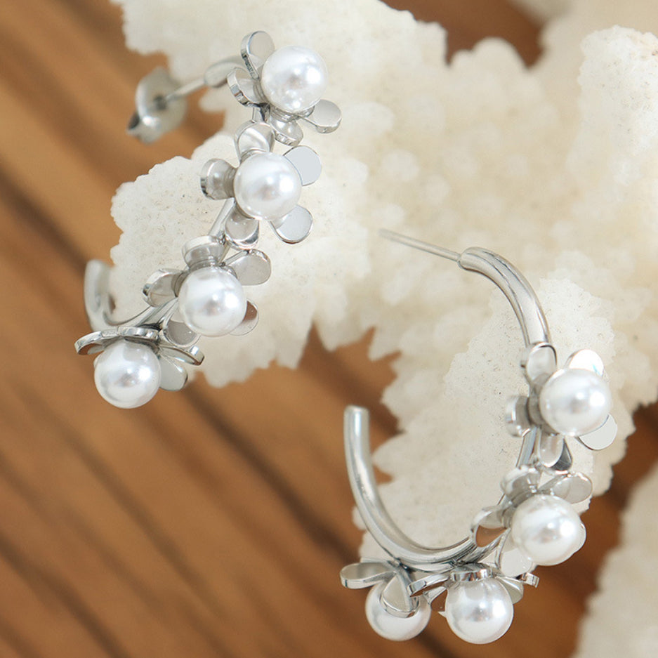 Pearl Flower Climb Circle Earrings