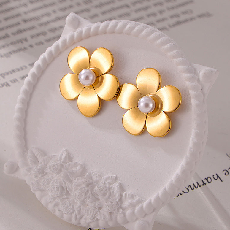 Simple Flower Pearl Stud Earrings