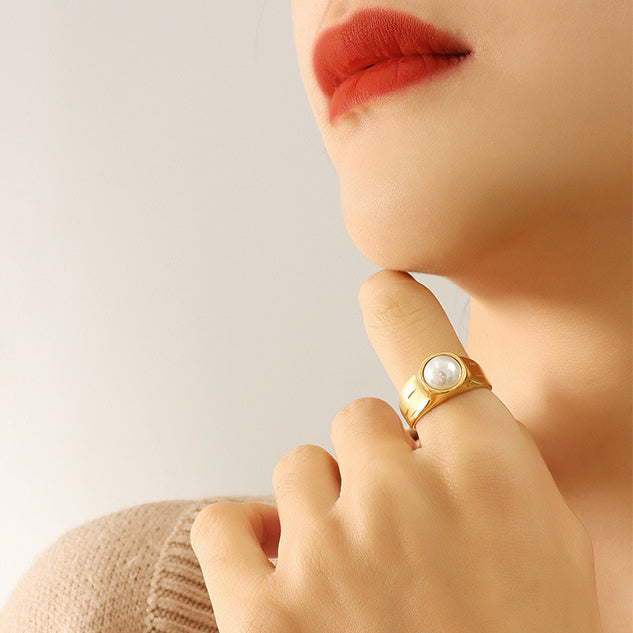 Vintage Wide Pearl Ring