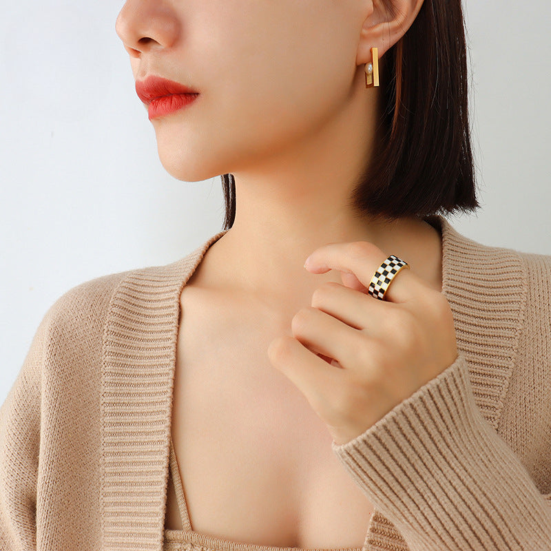 Fashionable Geometric Rectangle Pearl Earrings