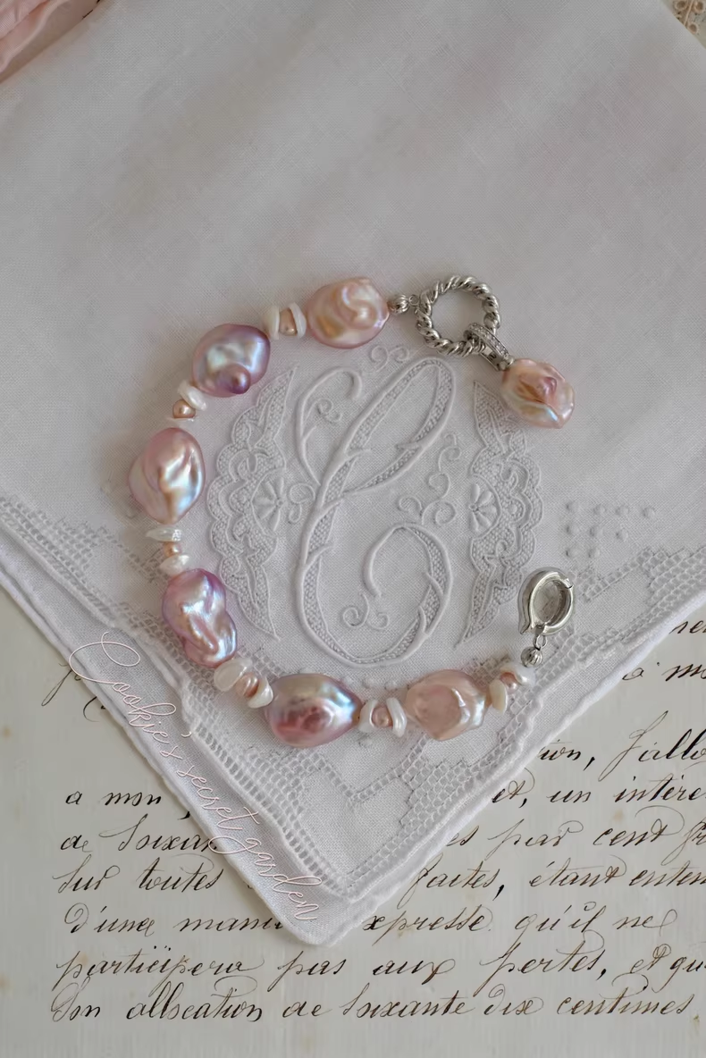 【Monet Garden Collection】 Handmade Creamy Rose Baroque Pearl Bracelet