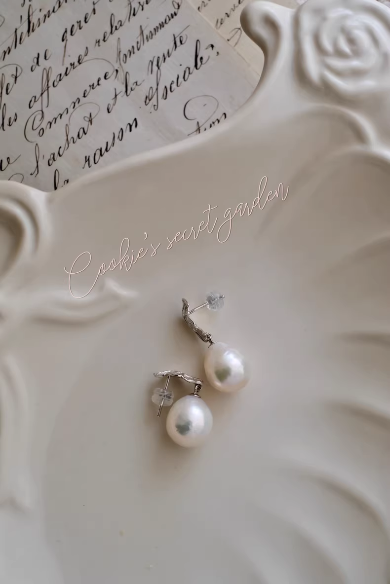 【Monet Garden Collection】 Handmade Leaf Teardrop Baroque Pearl Earrings