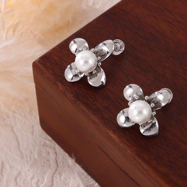 Flower Pearl Stud Earrings