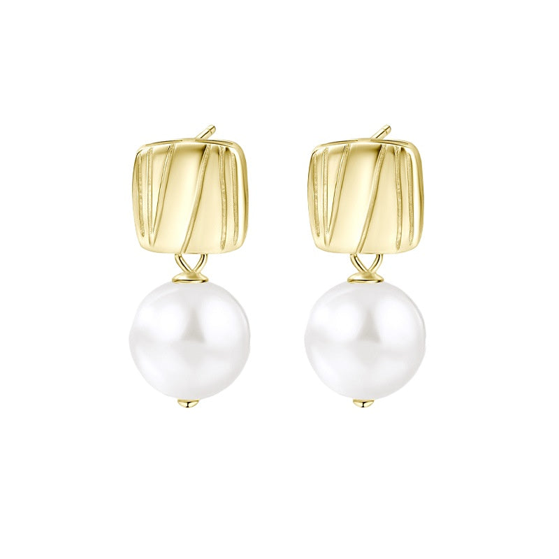 French Style Elegant Freshwater Pearl Earrings