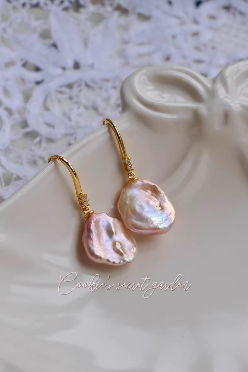 【Monet Garden Collection】 Handmade Hook Baroque Pearl Dangle Earrings