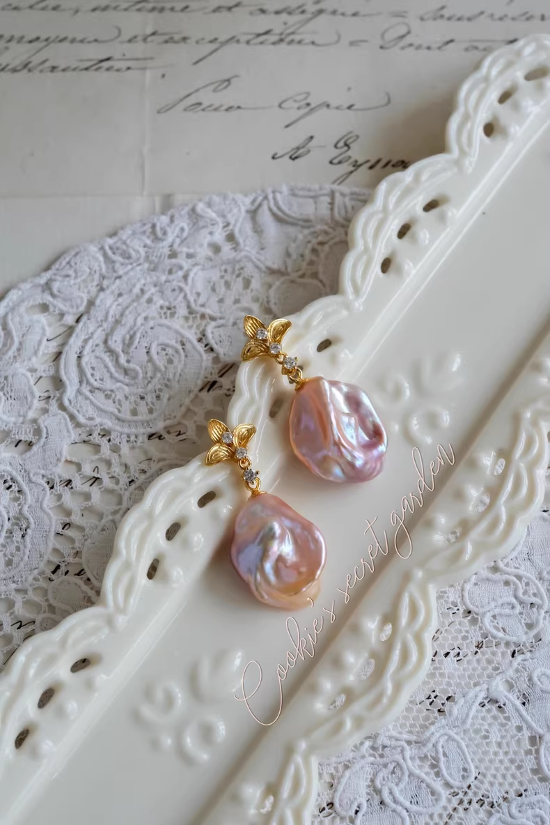 【Monet Garden Collection】 Handmade Iridescent Pink Baroque Pearl Earrings