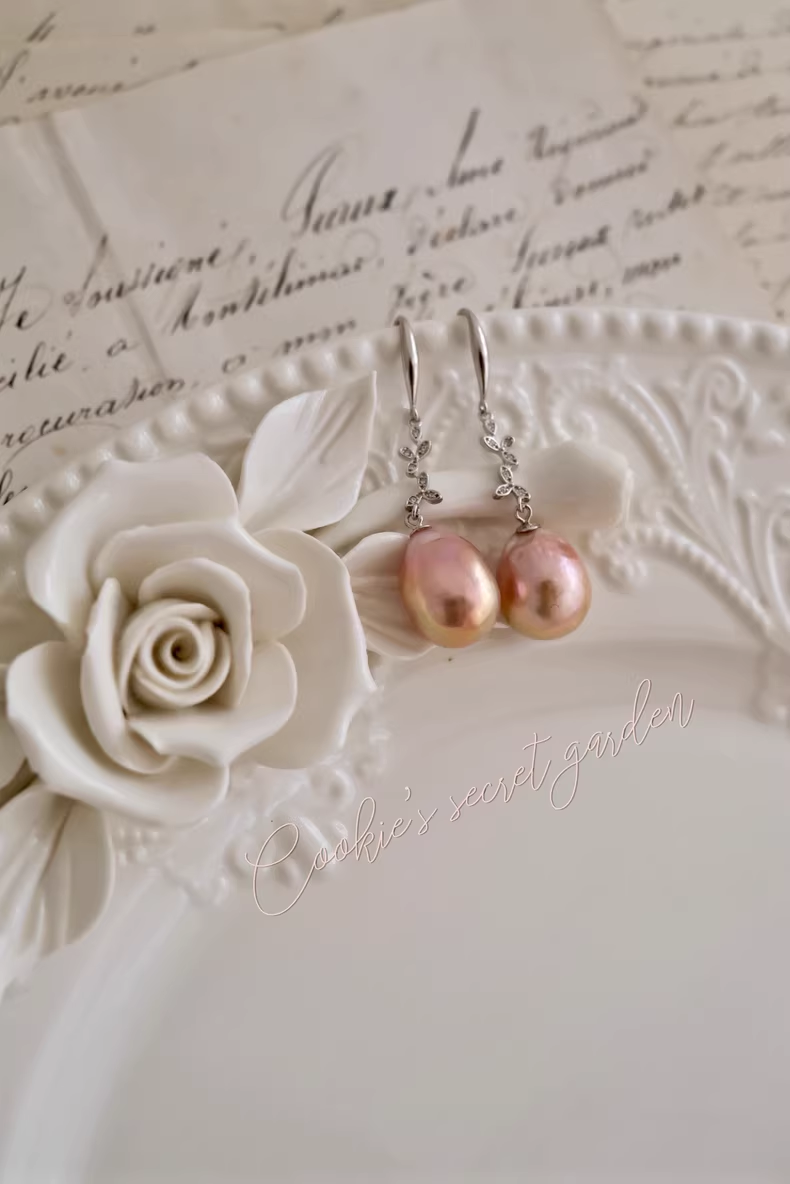 【Monet Garden Collection】 Handmade Peach Melody Baroque Pearl Earrings