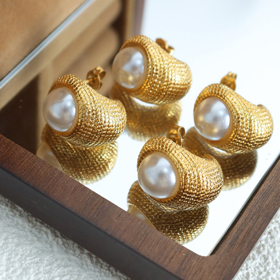 Vintage Elegant Pearl Earrings Stud