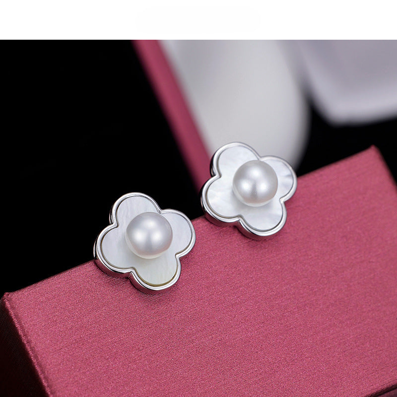 Pearl Clover Stud Earrings