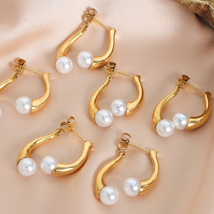 Vintage Curve Asymmetric Pearl Earrings