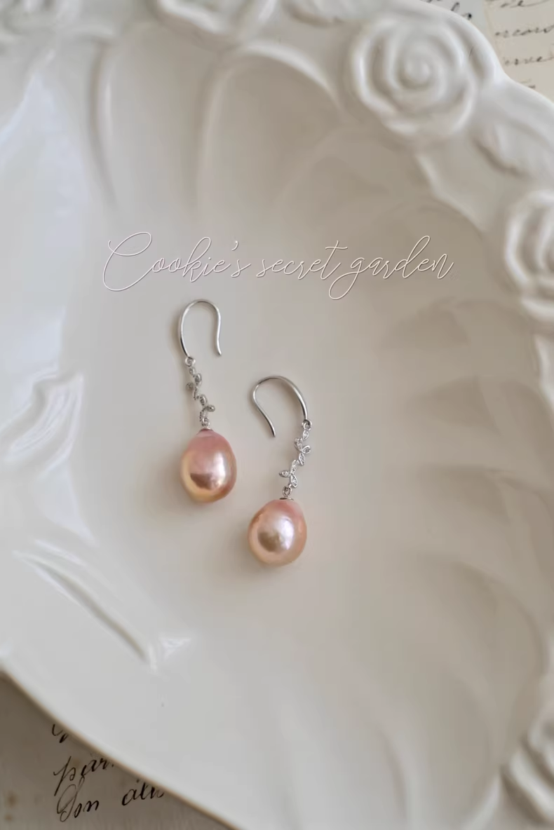 【Monet Garden Collection】 Handmade Peach Melody Baroque Pearl Earrings