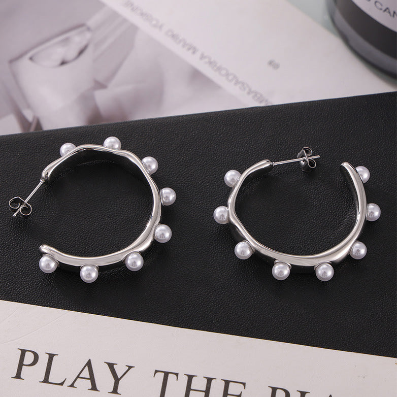 Simple Circle Shape Pearl Earrings