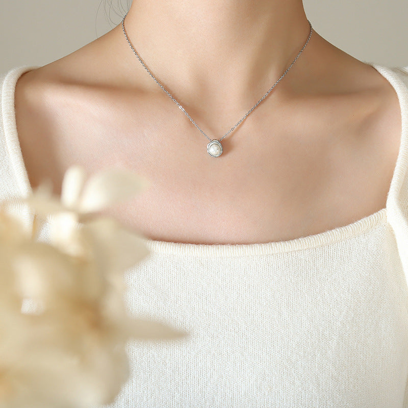 Pearl Inlay Geometric Pendant Necklace