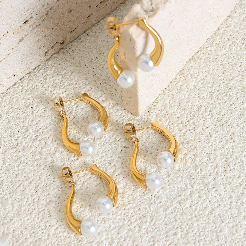 Vintage Curve Asymmetric Pearl Earrings