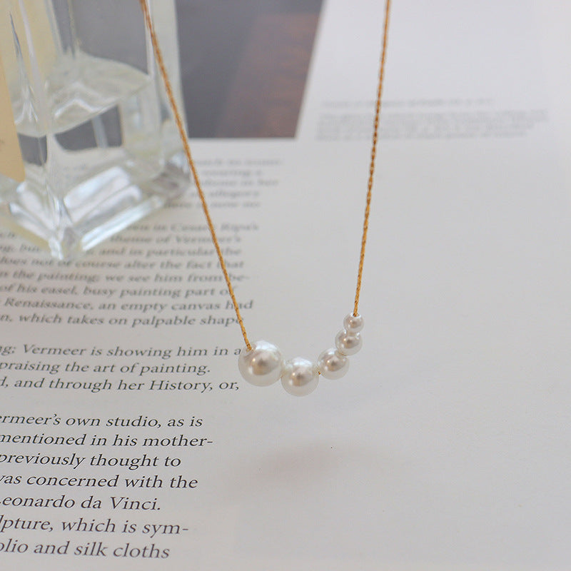 Gradient Size Floating Pearl Pendant Necklace