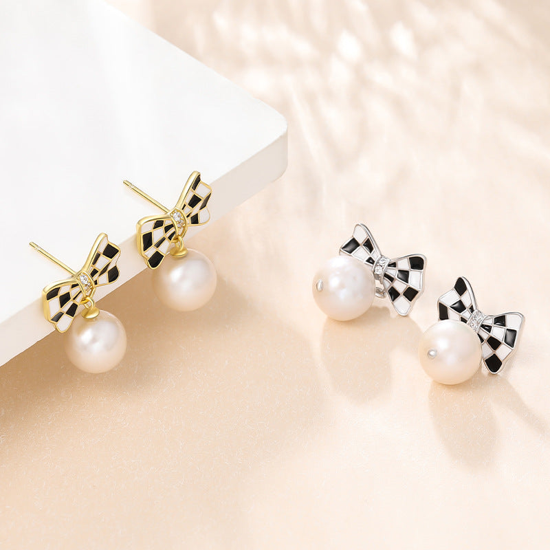 Checkerboard Bow Pearl Earrings