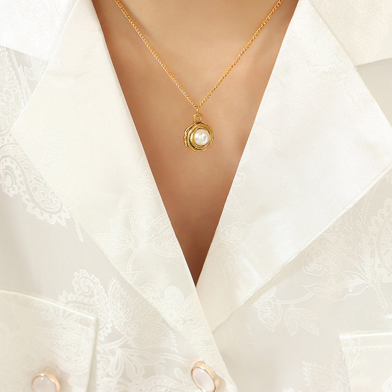 Pearl Inlay Gold Shell Pendant Necklace