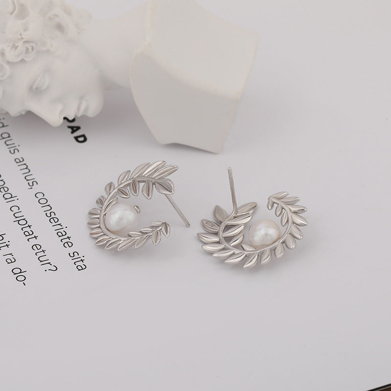 Leaf Climber Pearl Earrings