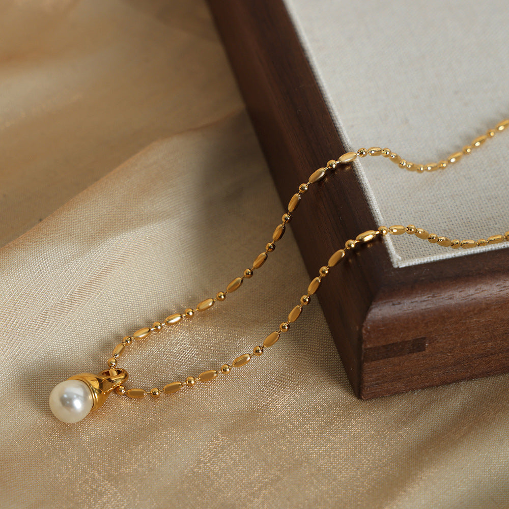 Simple Pearl Pendant Necklace