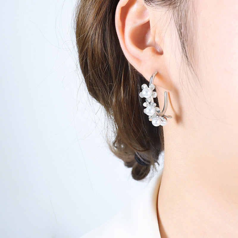 Pearl Flower Climb Circle Earrings