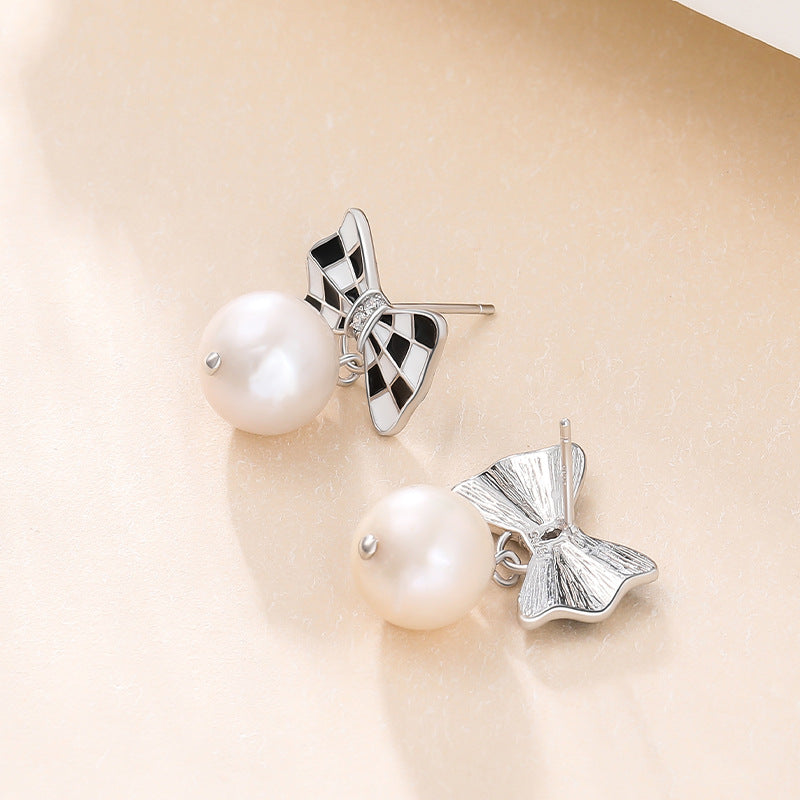 Checkerboard Bow Pearl Earrings