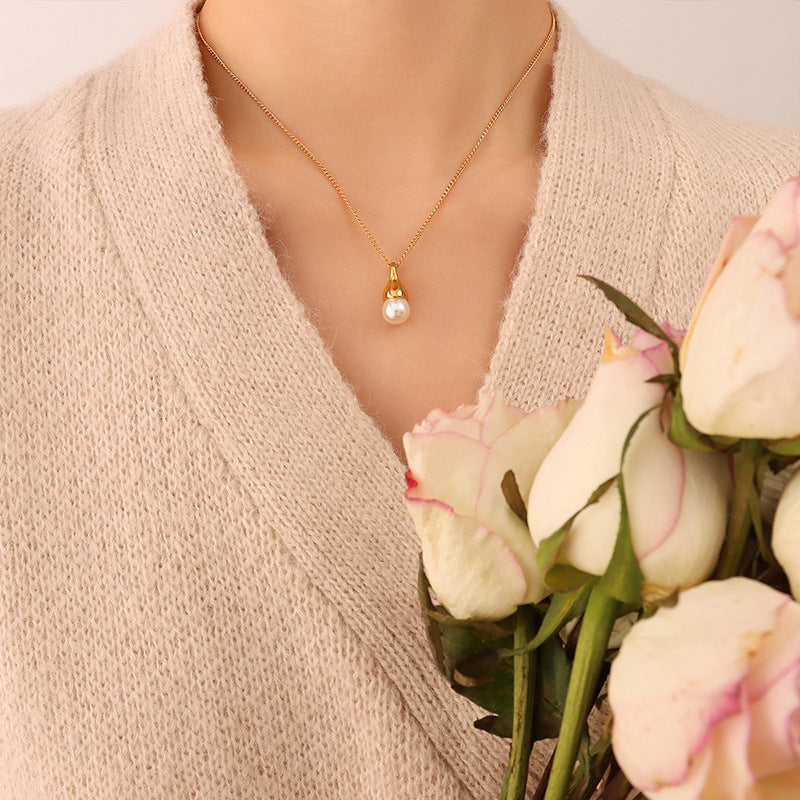 Teardrop Pearl Pendant Necklace