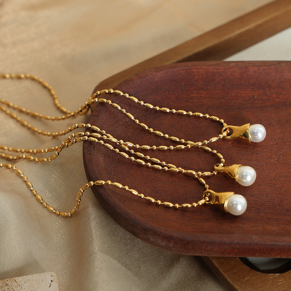 Simple Pearl Pendant Necklace