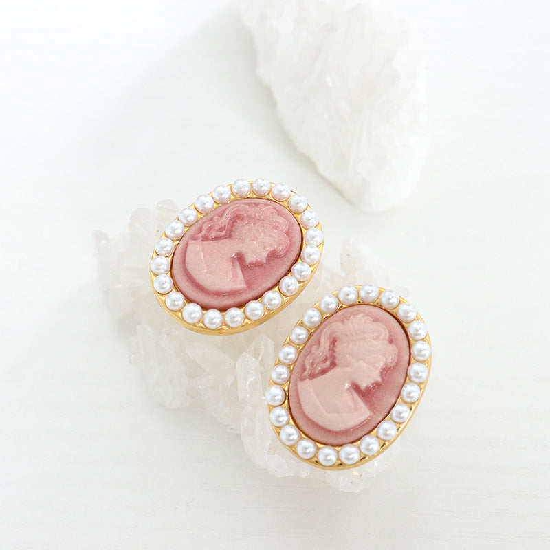 Pearl Around Girl Portrait Oval Stud Earring