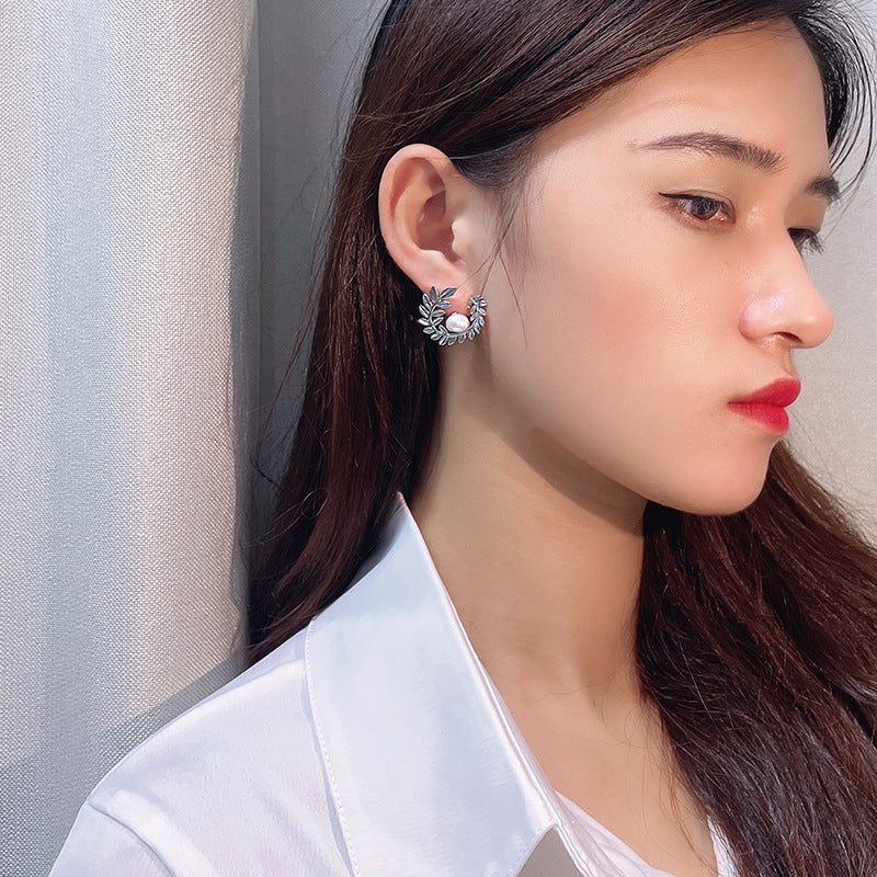 Leaf Climber Pearl Earrings