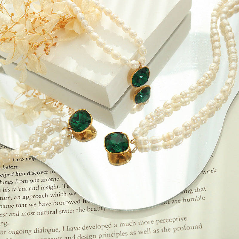 Deep Green Crystal Pendant Pearl Necklace