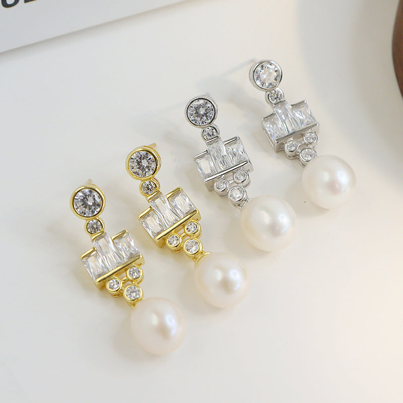 Light Luxury Royal Style Pearl Dangle Earrings