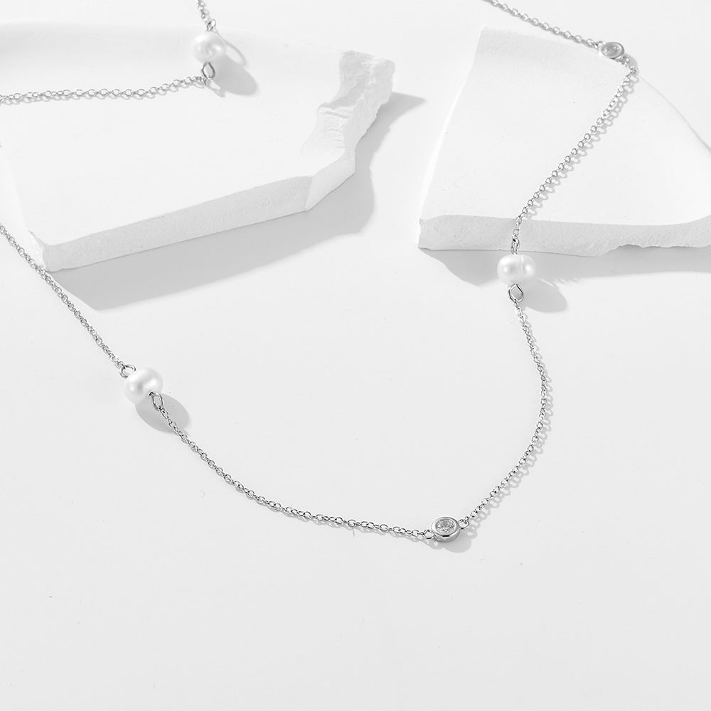 Minimalistic Freshwater Pearl Clavicle Necklace